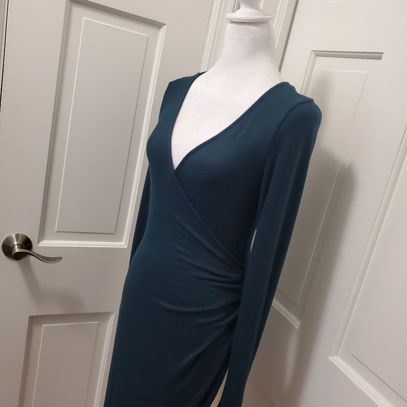 Forever 21 Teal Green Faux Wrap Knit Dress Size Medium, Classic - Picture 2 of 13